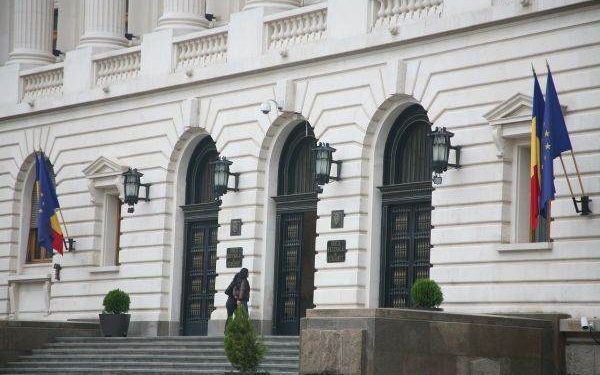 Dobânda overnight, blocată la 5,63% pe piața monetară