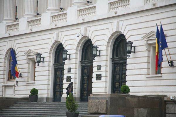 Dobânda overnight: 5,63%. Piața monetară pe loc
