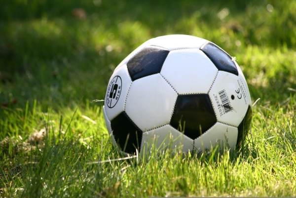 LaLiga introduce mingea inteligentă, o premieră în fotbal