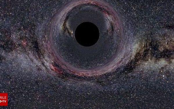 Noua „stea-gaură neagră” explică un mister astronomic