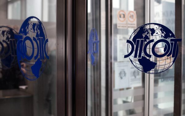 DIICOT, 79 de percheziții: Marea lovitură anti-țigări