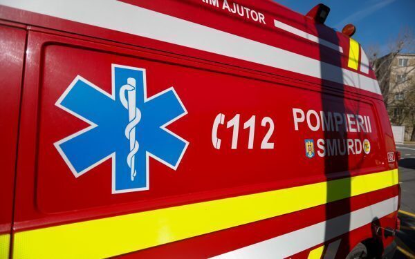 Accident grav Timișoara: Camion și autobuz, 3 răniți