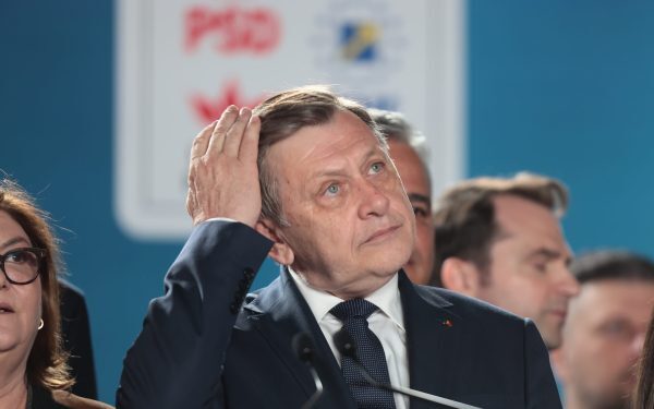 Antonescu: Criza României e la Cotroceni