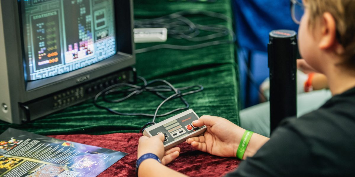 Gamingul: Femei tot mai multe, dar industria are o problemă cronică
