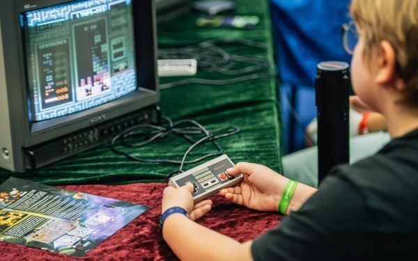 Gamingul: Femei tot mai multe, dar industria are o problemă cronică