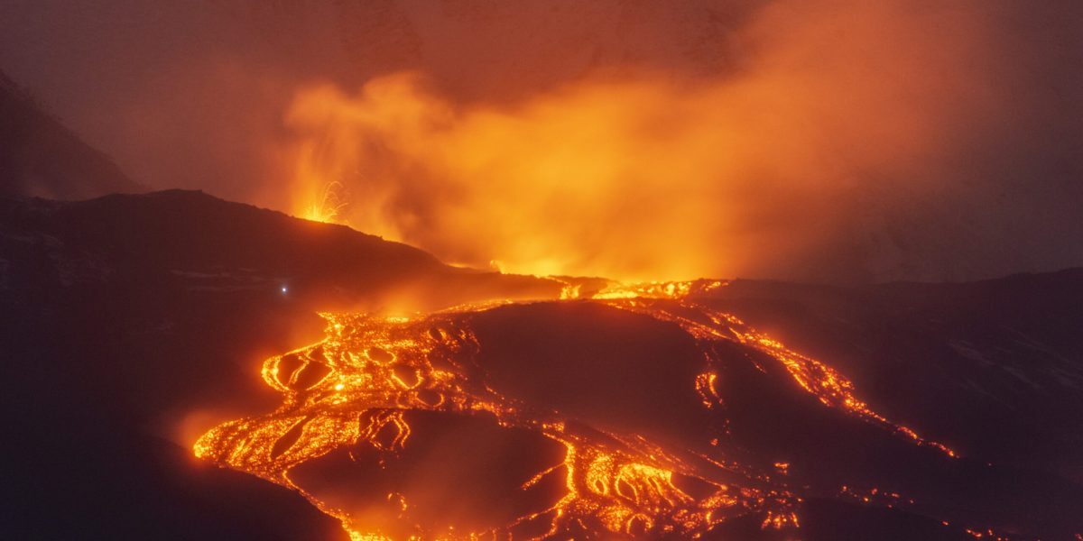 Etna blochează Catania: Zboruri anulate, MAE anunță