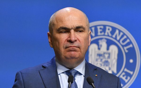 Bolojan: Primăriile plătesc proiecte PNRR nefinalizate până în august