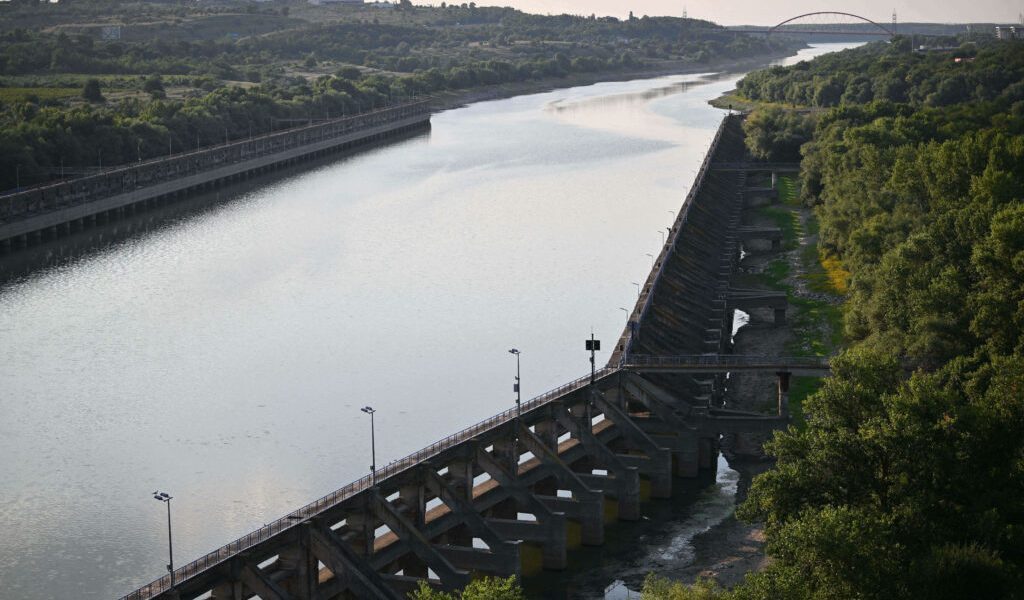 Cernavodă: Reactorul 2 se oprește, România importă energie