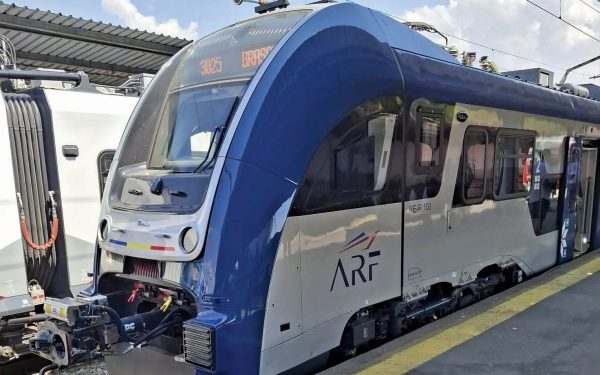 CFR scapă pasageri: rutelor „vedetă” li se reduc călătoriile
