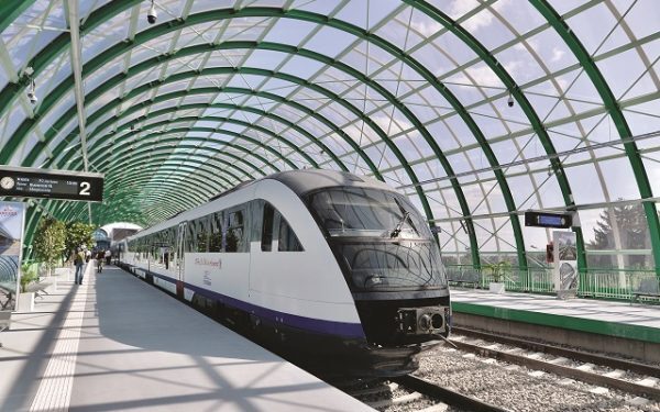 Trenul spre Otopeni, afacere de succes: 2 milioane pasageri pe 120 mil. euro