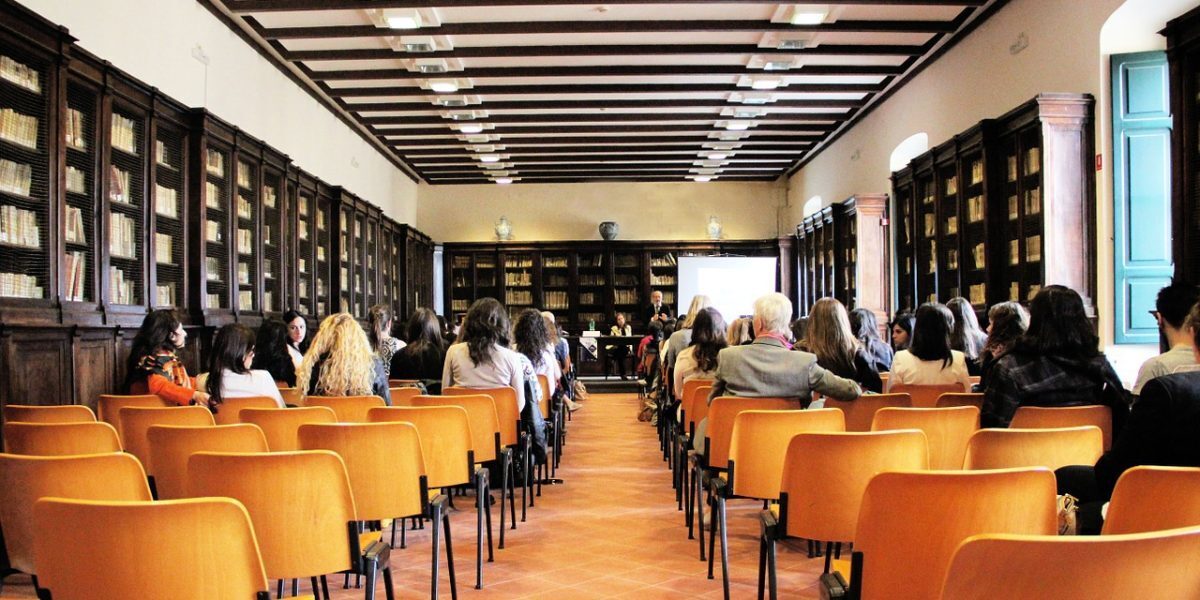 ARGEȘ: Angajări profesori suplinitori blocate. Ce se întâmplă cu posturile vacante