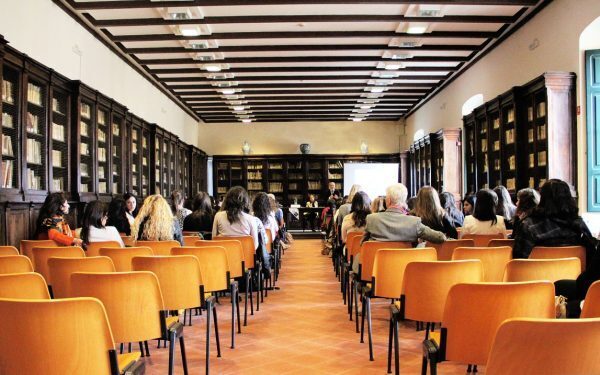 ARGEȘ: Angajări profesori suplinitori blocate. Ce se întâmplă cu posturile vacante