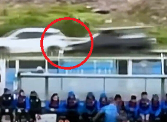Accident bizar: Meci de fotbal a declanșat carnagiu rutier, imagini virale