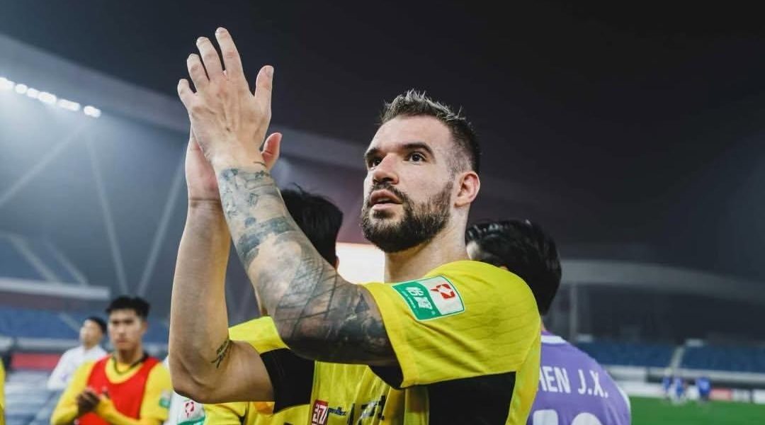 Tudorie a semnat: 400.000 de dolari pe an