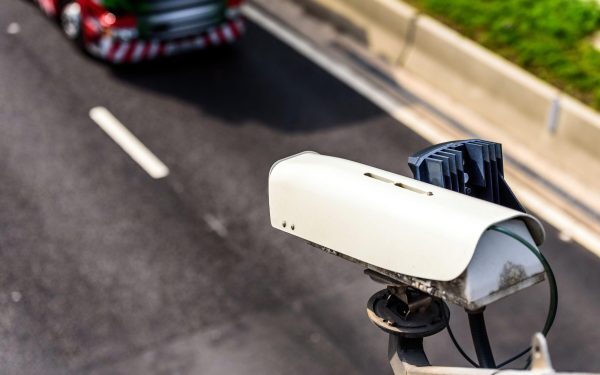 Amenzi automate: Camerele inteligente depistează șoferii-problemă