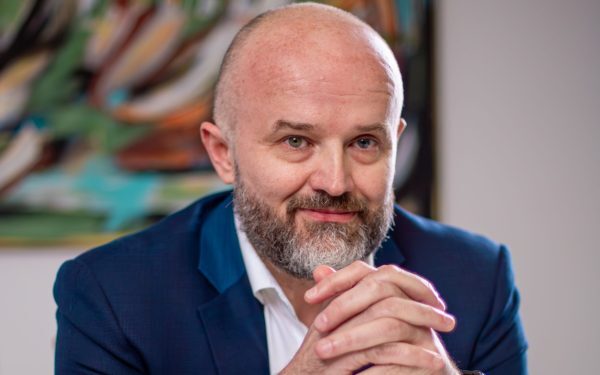 LIH Group profită. Asigurările motorul creșterii în 2026
