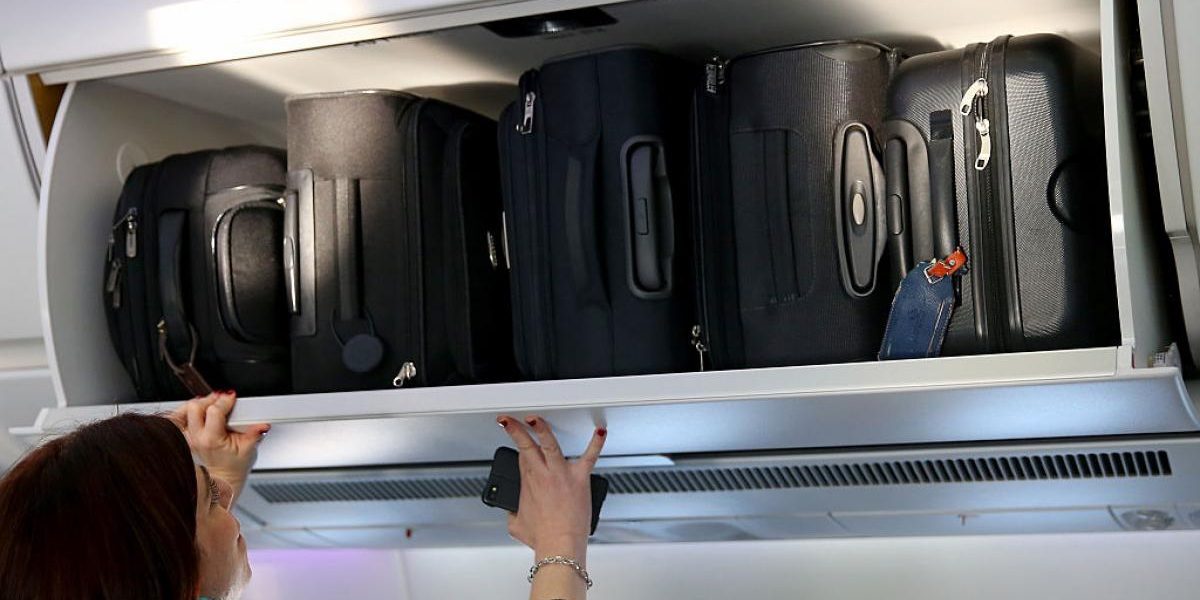 Bagaj pe avion: Trucuri anti-taxe de la călătorii iscusiți