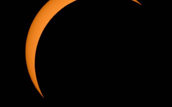 Timiș: Eclipsa de soare, spectacol cosmic de pe dealul de la Lucareț