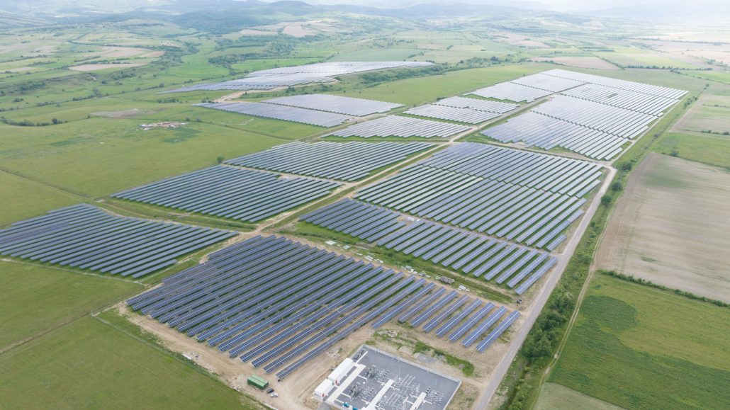Proiect solar uriaș în România: €229 mil. finanțare pentru Econergy