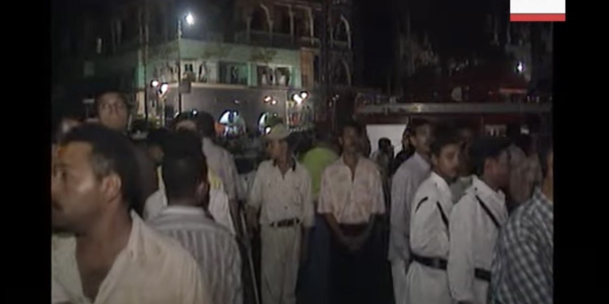 Incendiu devastator în Cairo: Doi morți după prăbușirea unui lift în mall