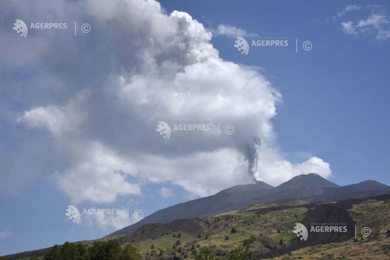 Etna blochează cerul: Anulări masive de zboruri din Sicilia