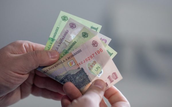 Sindicaliști sanitari, furioși: 94% din angajați pierd creșteri salariale