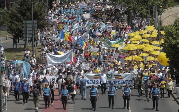 Educația Strigă NU Legii Salarizării: Sindicatele Resping Variantei
