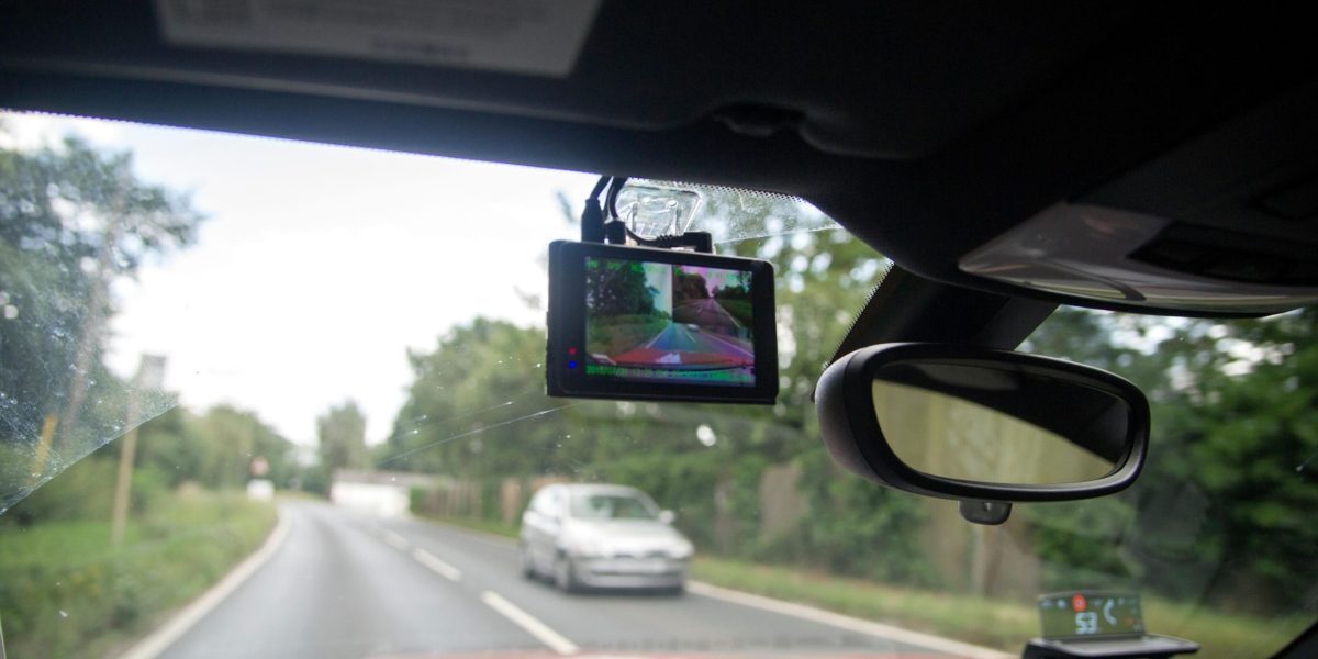 Șoferii pe filmări te pot lăsa fără permis. Ce abateri se reclamă