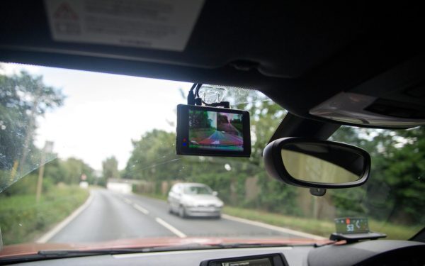 Șoferii pe filmări te pot lăsa fără permis. Ce abateri se reclamă