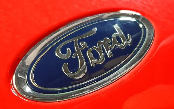 Dacia, amenințată de electrice noi. Ford Fathom, prețul