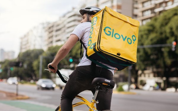 Glovo și PragmaGO aduc finanțare digitală pentru micii afaceri din România