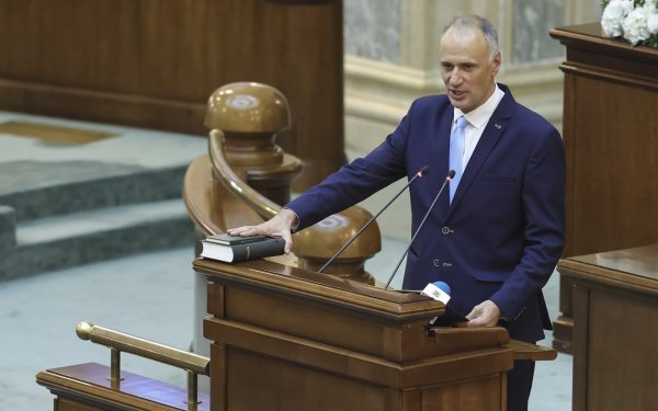USR atacă la CCR Legea ANI: „Inspirație stalinistă de la PSD și AUR”