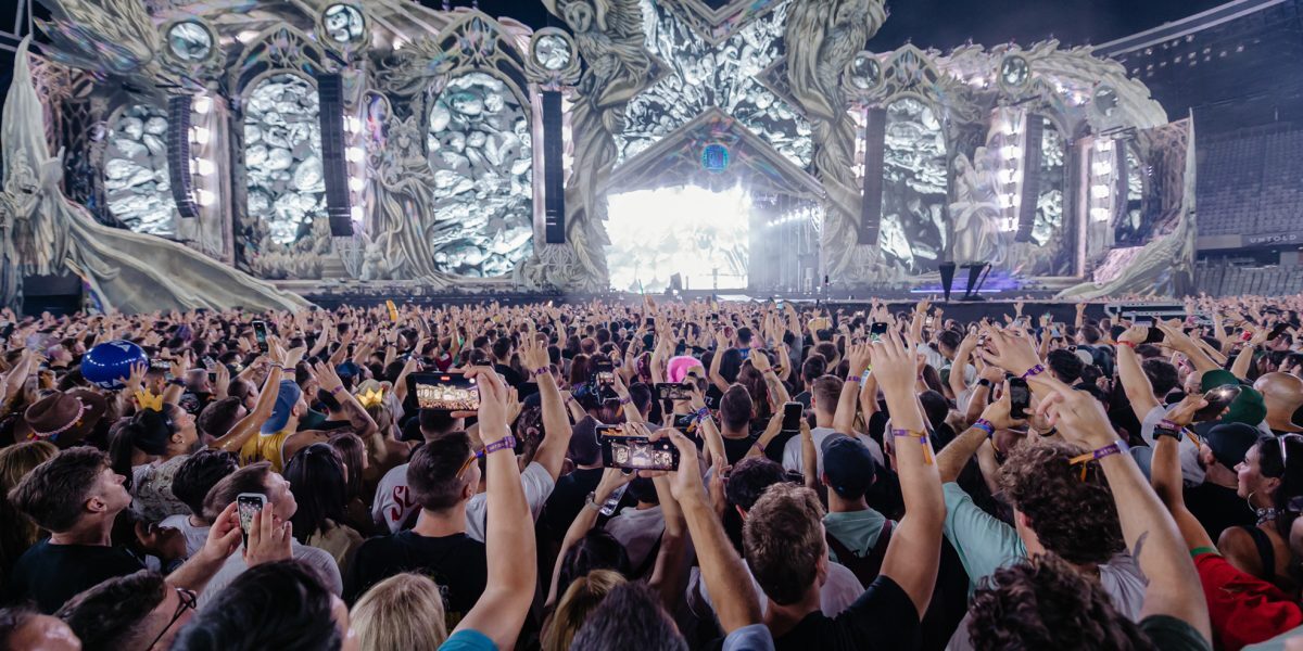 UNTOLD 2026: Prețuri halucinante la Cluj, garsonieră pe noapte cât chiria pe lună