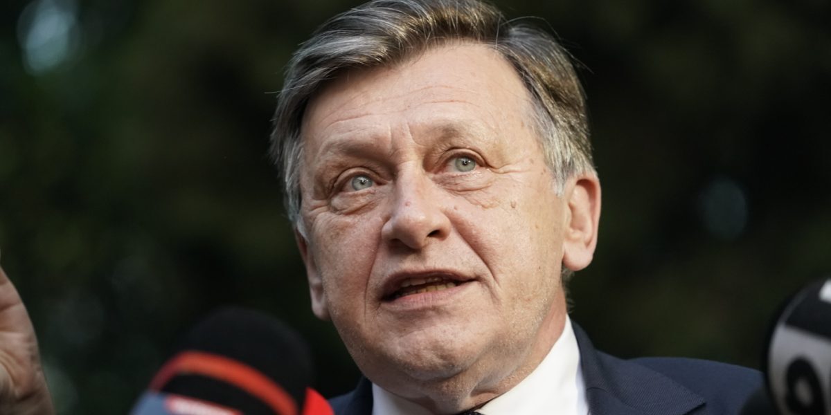 Antonescu, atac la Nicușor Dan: „Demisionează dacă nu poate rezolva”