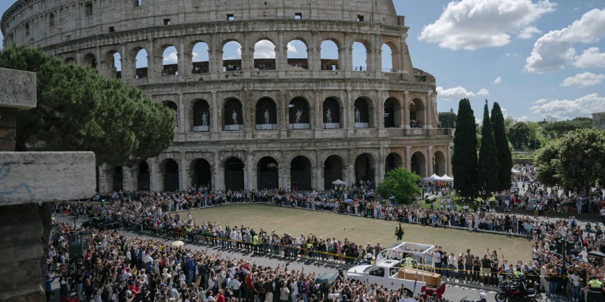 Colosseumul se aprinde mai mult timp, extindere vara