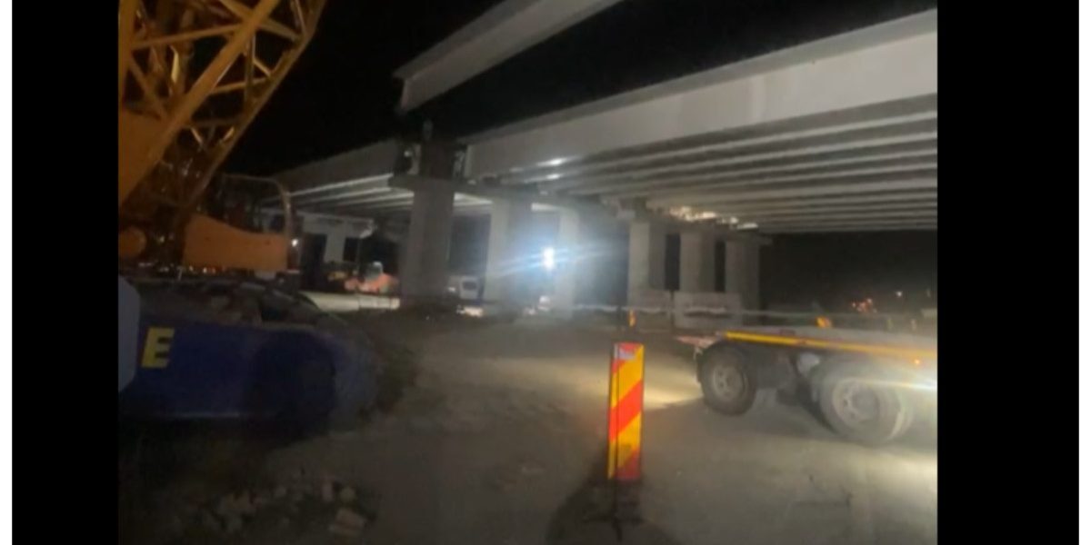 Autostrada București, pe final: Montată ultima grindă peste DN7