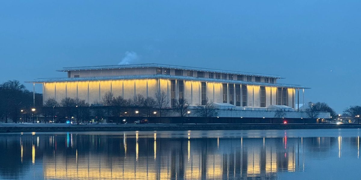 Kennedy ignoră justiția: Numele lui Trump rămâne pe fațadă