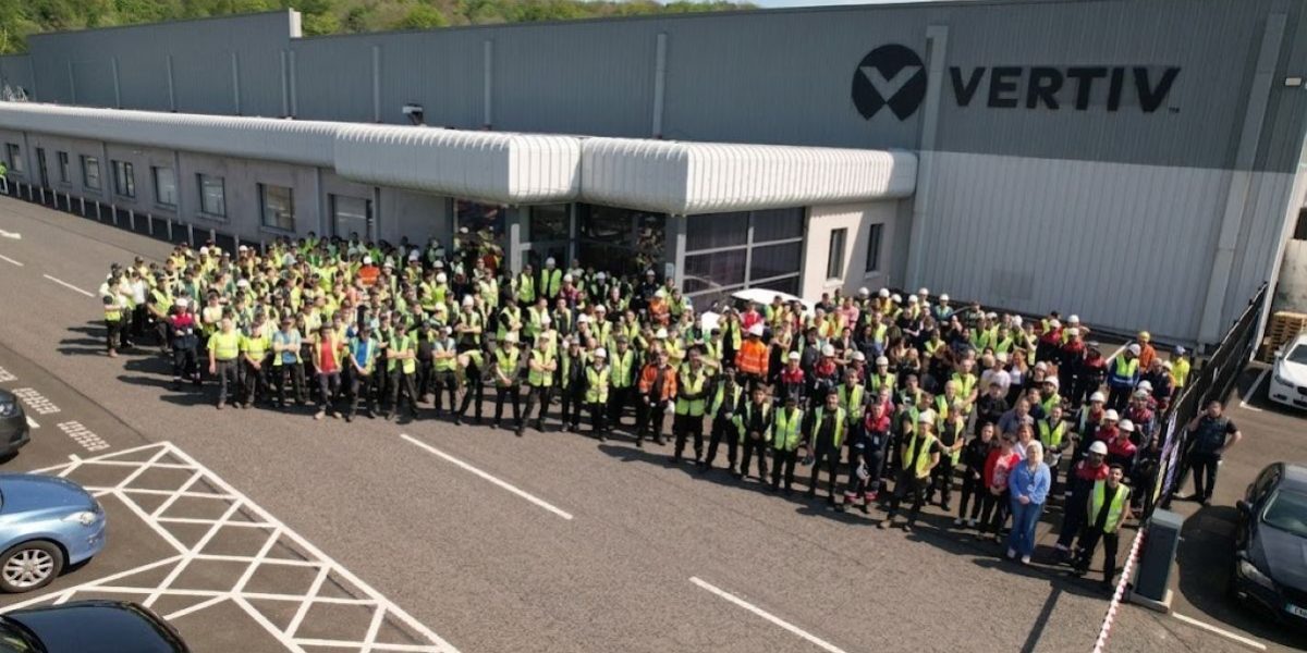 Vertiv extinde afacerile în Irlanda și Nord-Vest