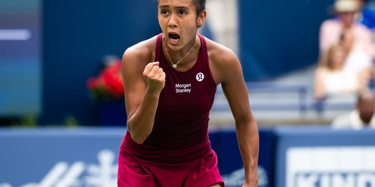 Fernandez elimină Andreev, o învinge pe Osaka în top 10