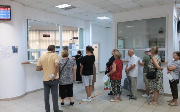 Acte de identitate 2026: Cine scapă de coadă la ghișeu