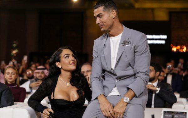 Ronaldo, emoționat: Sute la biserică pentru nunta cu Georgina