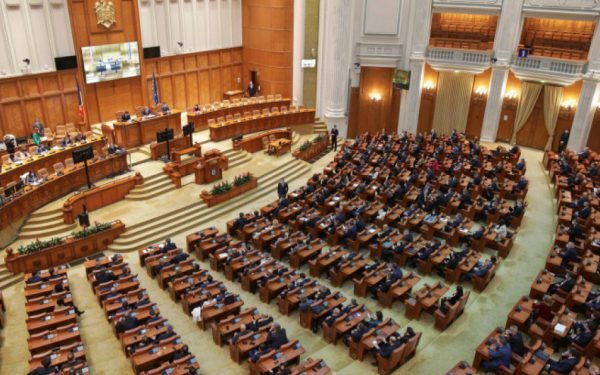 Legea decarbonizării, votată: ce vrea PSD și AUR