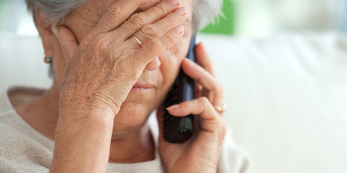 Fraude telefonice în România: Poliția atrage atenția asupra numerelor bancare falsificate