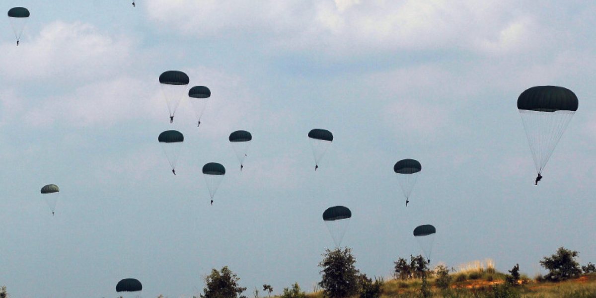 Militari Răniți La Parașutare: Ce S-a Întâmplat După Salt