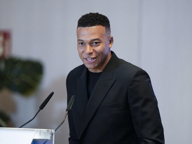 Mbappe a semnat! O schimbare uriașă pentru fotbalul mondial