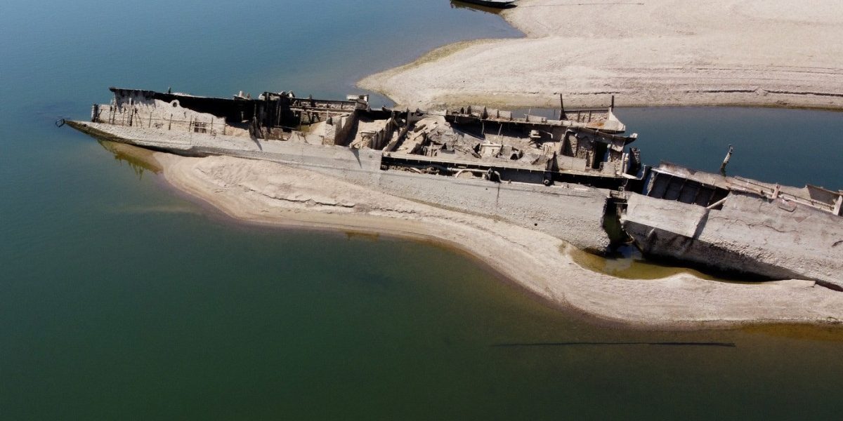 Nave naziste ies la suprafață pe Dunăre, scăzută istoric