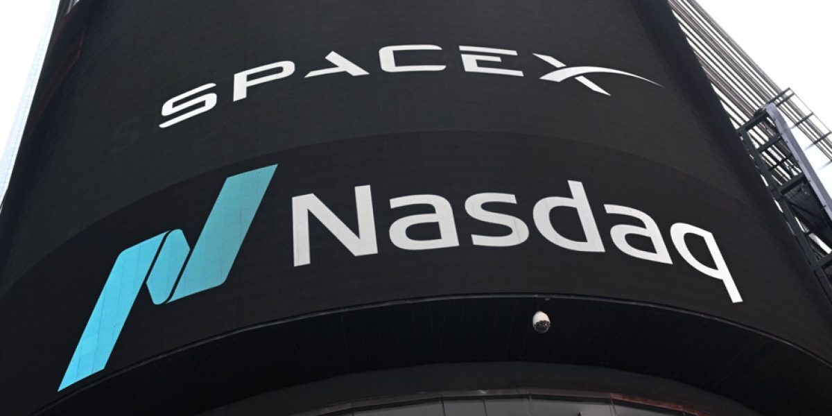 SpaceX, prăbușire record. Explozie cheltuieli AI, termin expiră interdicția