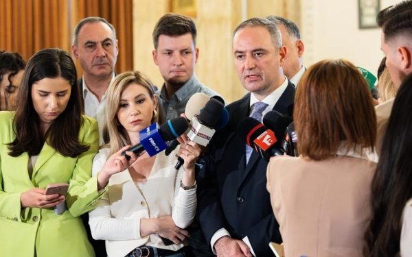 România scapă de FMI: Nazare, răgaz de câteva luni de la Moody’s