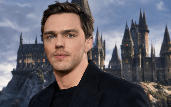 Hoult în lumea Harry Potter: Rolul uluitor din sezonul doi