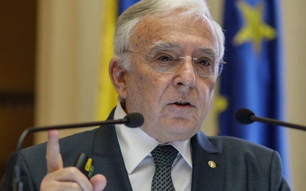 BNR menține cursul: Politicienii sperie, băncarii intervin mai rar